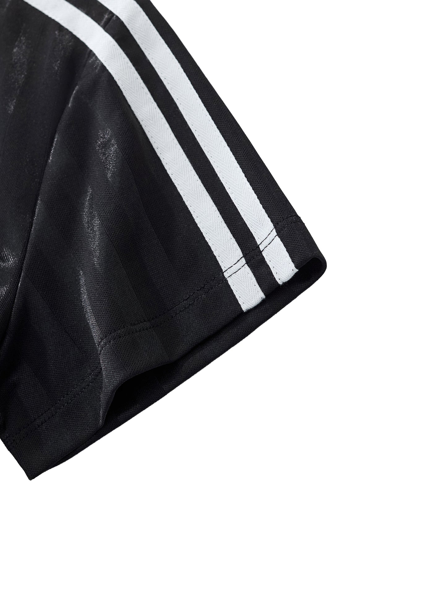 Mina L’Hamka Cropped Soccer Jersey — Women’s Bodycon Street Top | Sport Cut by 2OUT